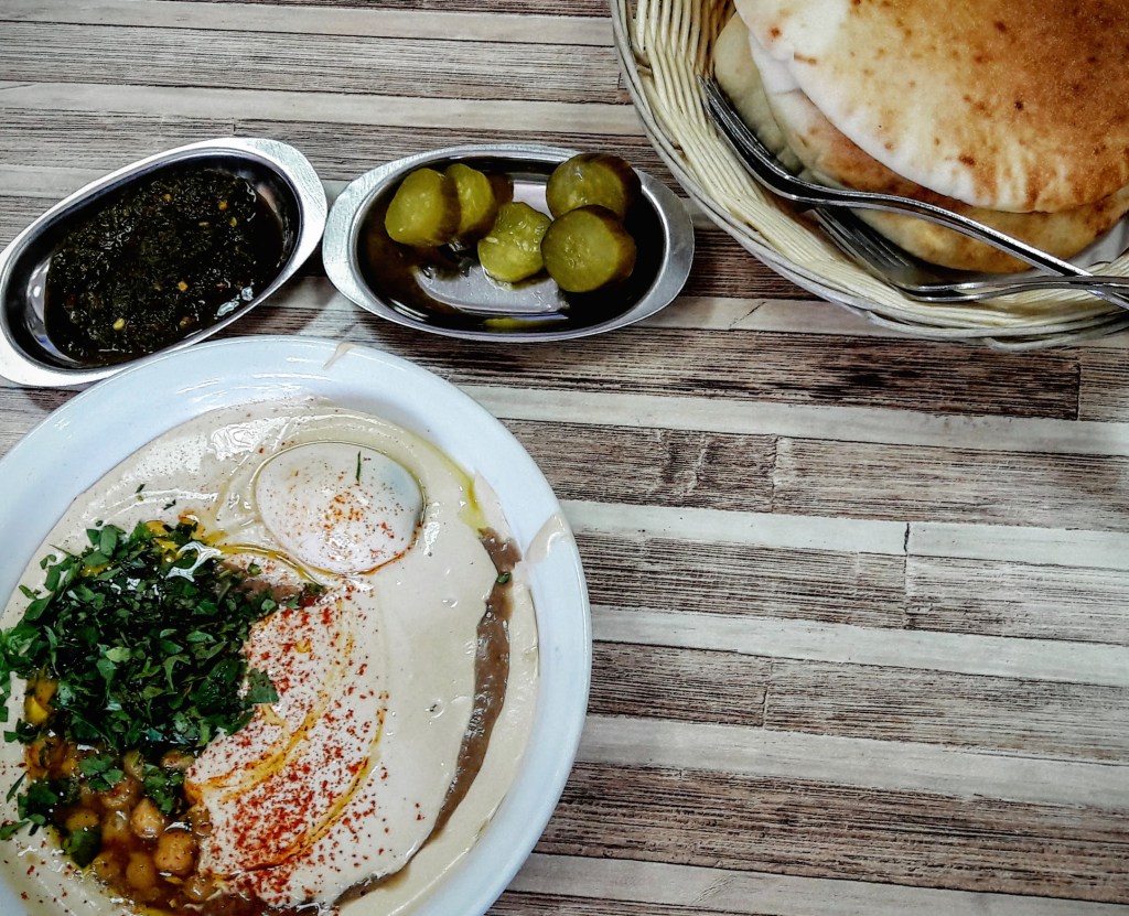 Shalom – Baconbaba eats his way through&nbsp;Israel!